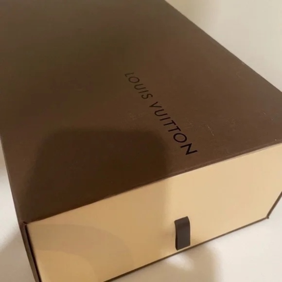 LV . Monogram Denim and Leather Espadrilles . 38 - Picture 12 of 15